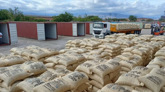 100 toneladas de café