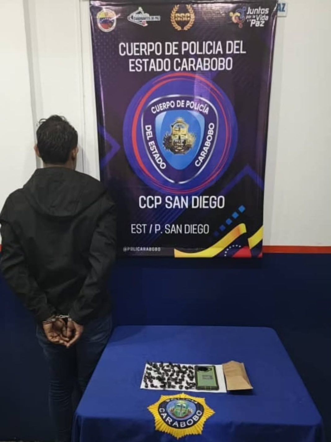 Detienen a traficante de 