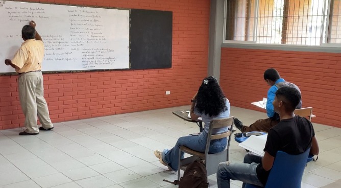 Universidades reiniciarán actividades progresivamente