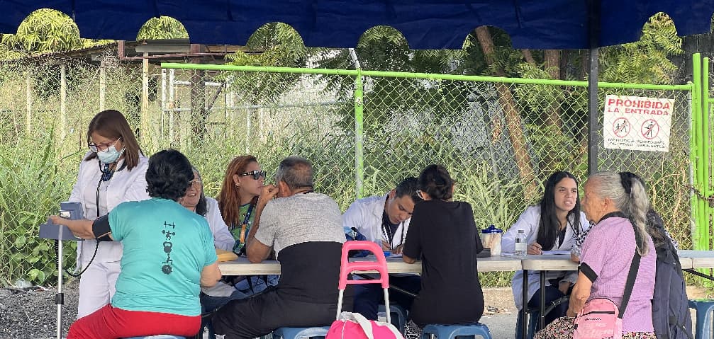 Vecinos de Los Magallanes y Paso Real beneficiados con jornada social