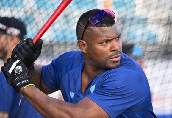 Yasiel Puig a un paso de un récord histórico para importados en Magallanes
