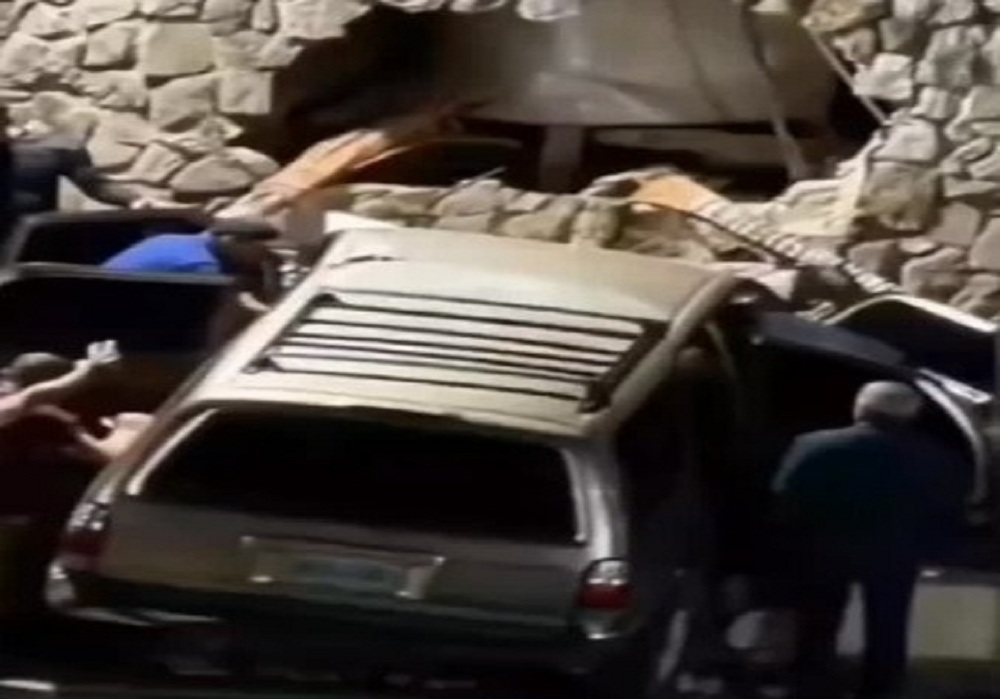 Bomberos rescataron a mujer atrapada tras chocar contra objeto fijo en El Parral