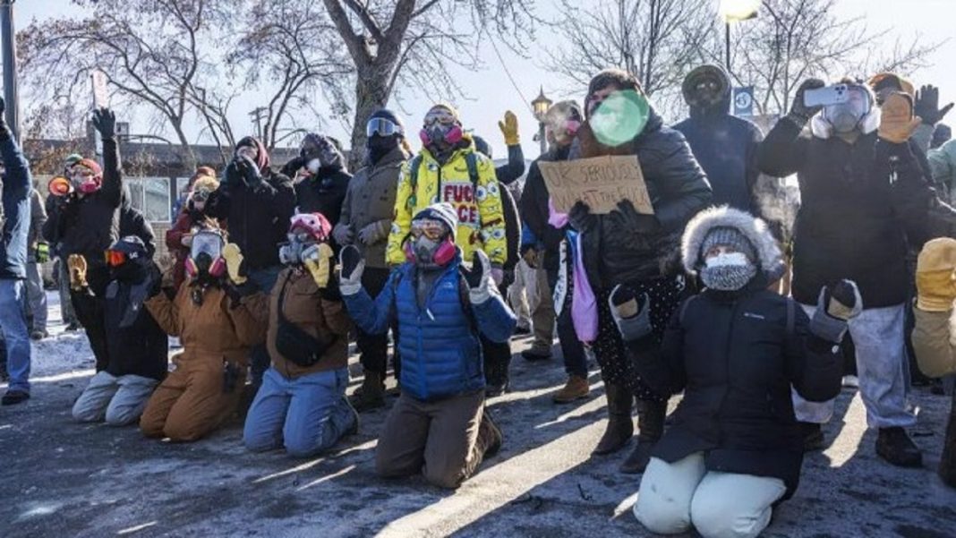 Nueva ola de protestas en Minneapolis tras muerte de un hombre a manos de agentes de ICE