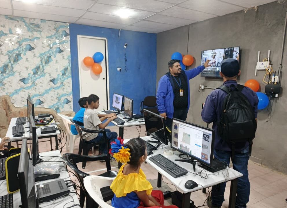 sala de robótica y telemática