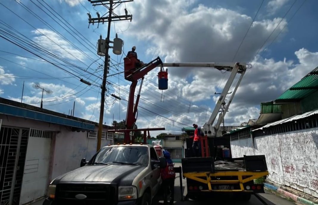 Sustituidos dos transformadores en Puerto Nuevo