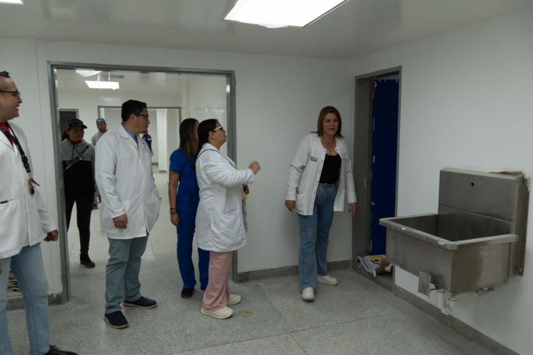 Anuncian avances de remodelación en áreas de la CHET