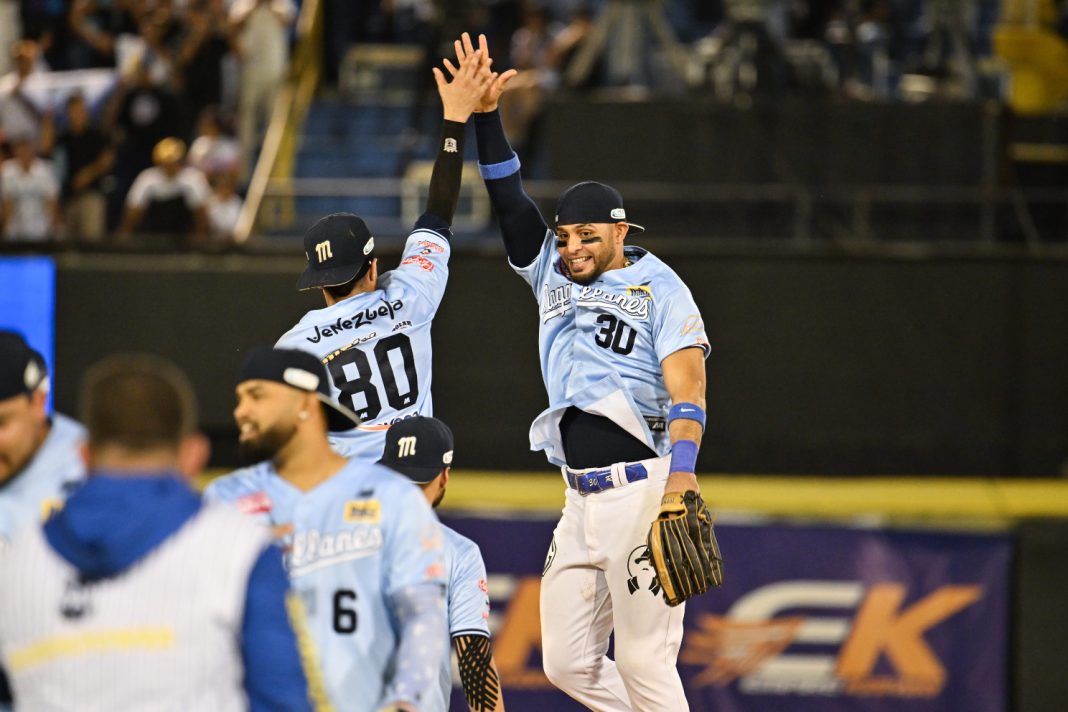 Magallanes apaleó a la tribu y buscará este domingo su 14 título