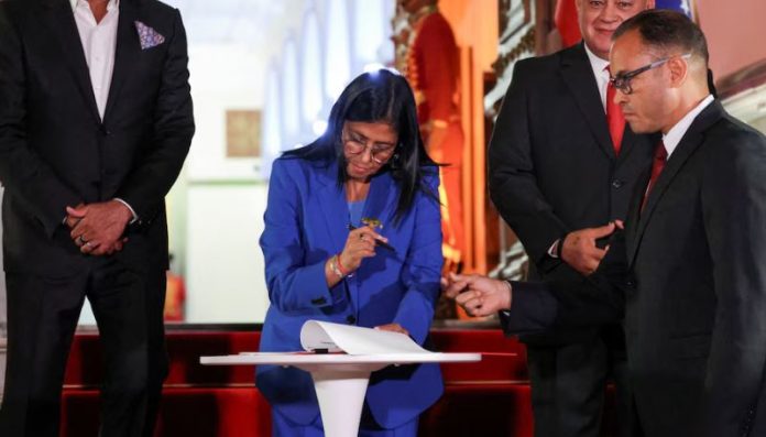 Rodríguez promulgó la ley de amnistía en Venezuela