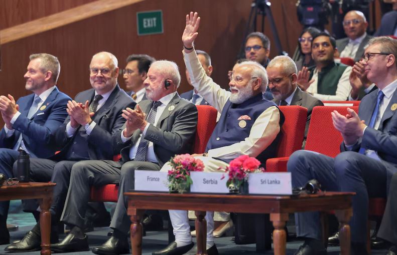 En la India fue firmado por 88 países el mayor acuerdo diplomático de la historia sobre IA