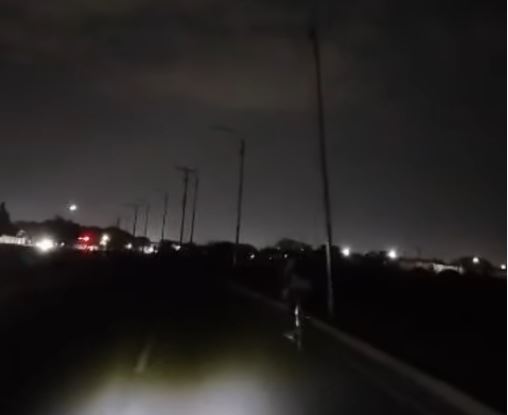 A oscuras se encuentra la recta de Boca de Río