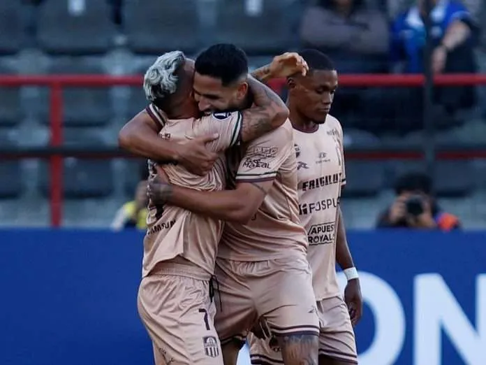 Carabobo mandó en Talcahuano y avanzó en Libertadores