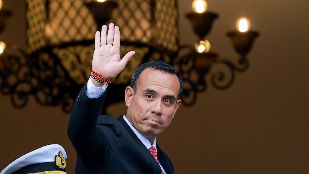 Congreso de Perú aprueba la destitución del presidente encargado José Jerí