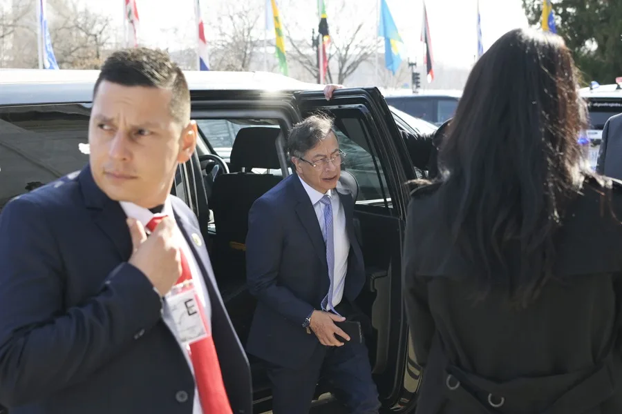 Gustavo Petro sobre el ataque de EE.UU. a Venezuela: «Ningún país debe invadir a otro»