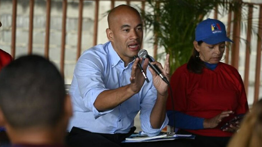 Héctor Rodríguez prohíbe exigir disfraces sofisticados para Carnaval 2026