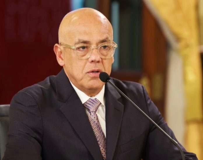 Jorge Rodríguez insta a legislar desde «las catacumbas del pueblo»