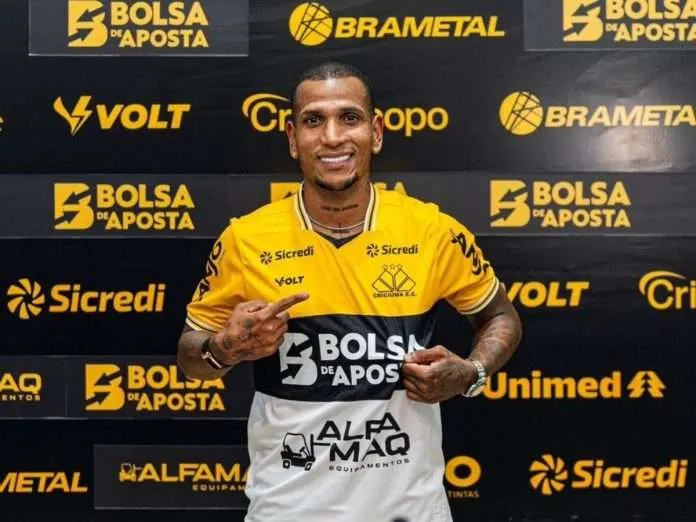 Rómulo Otero regresa al fútbol de Brasil