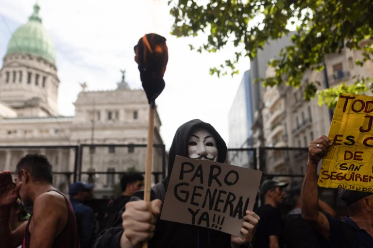 Paro general en Argentina contra la reforma laboral de Milei