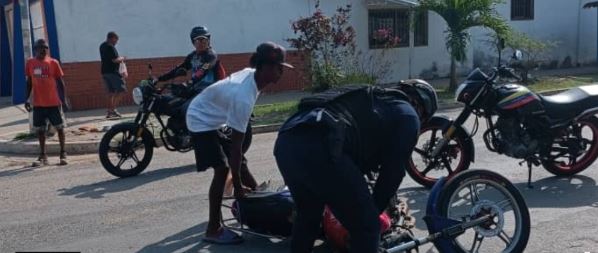 Un joven resultó herido tras derrape de moto en Puerto Cabello