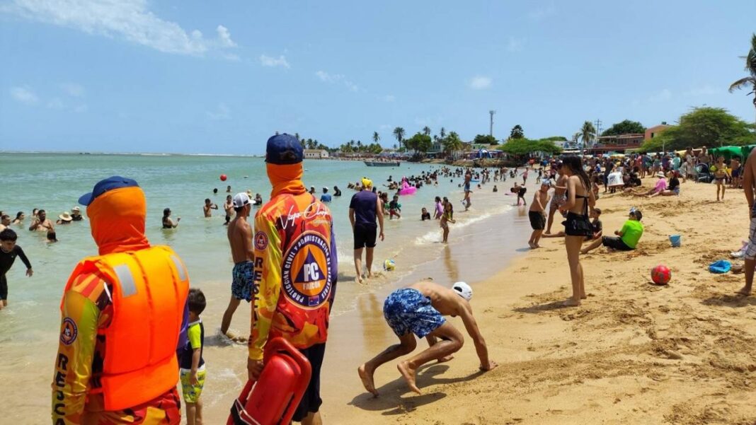 Estiman altas temperaturas y oleaje durante carnaval en el país