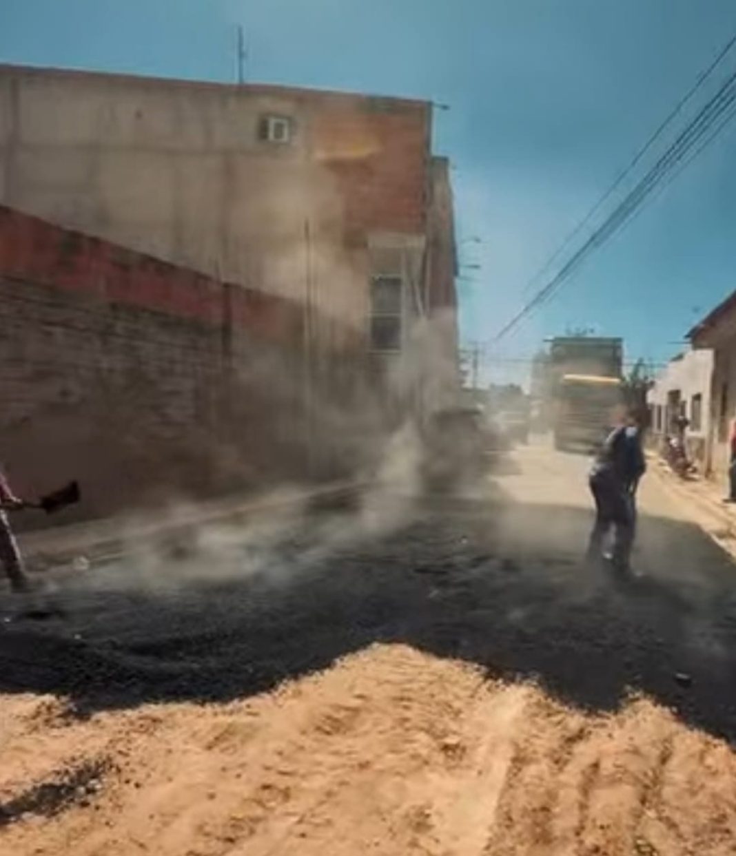 Realizado trabajo de asfaltado en la comunidad en Valencia