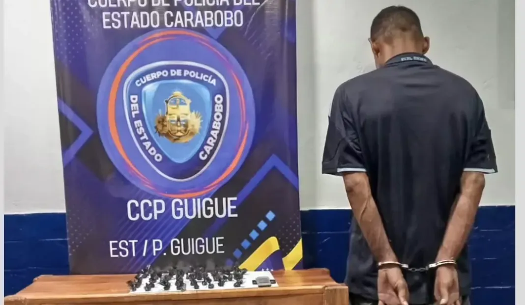 Durante labores de vigilancia y patrullaje preventivo, funcionarios de la Policía de Carabobo, detuvieron a un sujeto indetificado como Gustavo José Molina Ochoa (44), en el sector Pueblo Nuevo, municipio Carlos Arvelo
