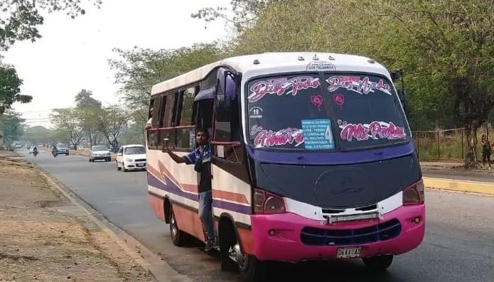 Usuarios de la ruta Unión Bolívar exigen respeto a las tarifas oficiales del transporte público