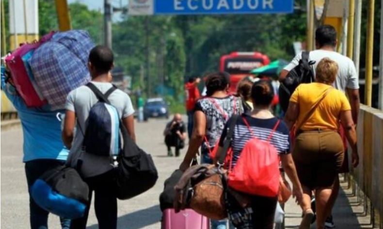 Petro condiciona corredor humanitario para venezolanos desde Ecuador al 