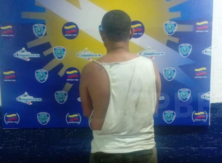 Arrestado sujeto por herir a una ciudadana con un machete y matar a su mascota en Maracaibo Arrestado sujeto por herir a una ciudadana con un machete y matar a su mascota en Maracaibo