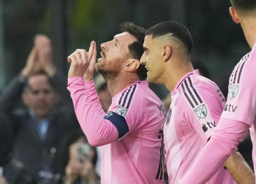 Lionel Messi llegó a los 900 goles en su carrera y emula a Cristiano Ronaldo