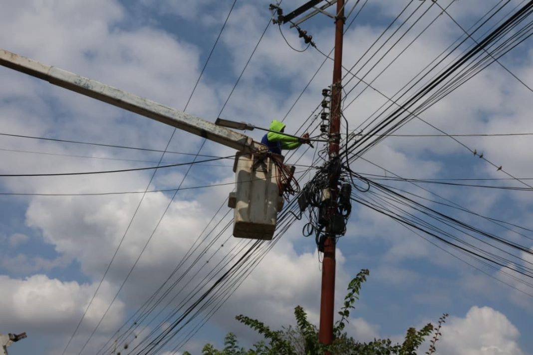Gestión de León Jurado optimiza iluminación en el sector La Cumaca