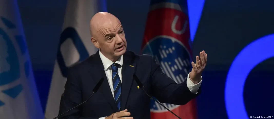 Presidente de la FIFA confirma que Irán jugará el Mundial Infantino confirma que Irán jugará el Mundial de fútbol