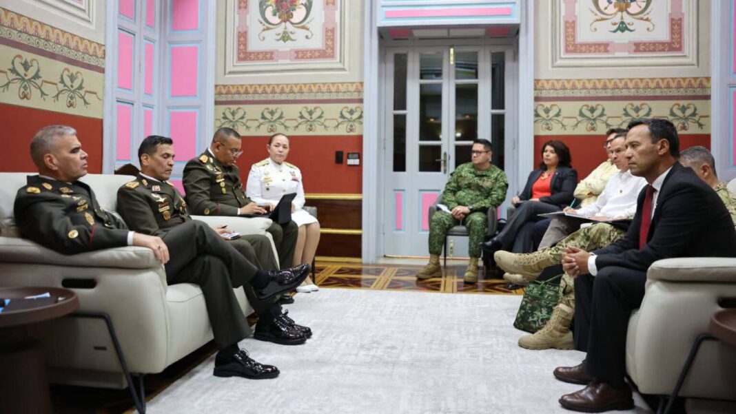 Ministros de Colombia y Venezuela abordaron en Caracas la agenda de seguridad y energía