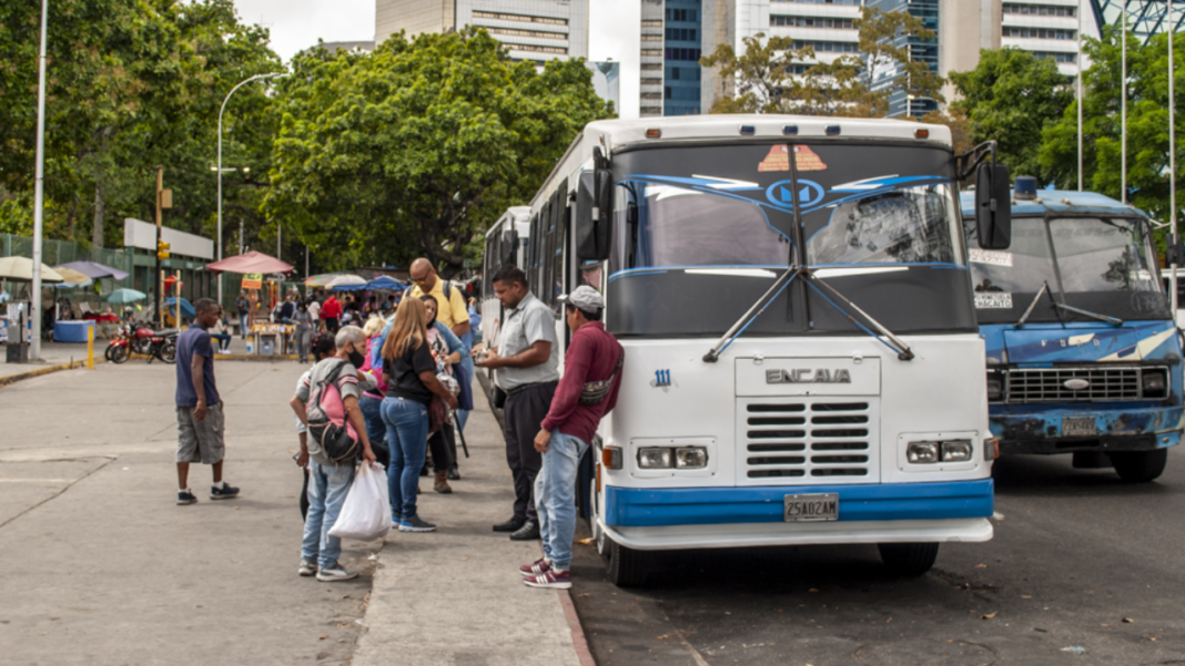 Transportistas afirman que tarifa del pasaje en Bs 100 quedó «desfasada» Transportistas Aragua pasaje