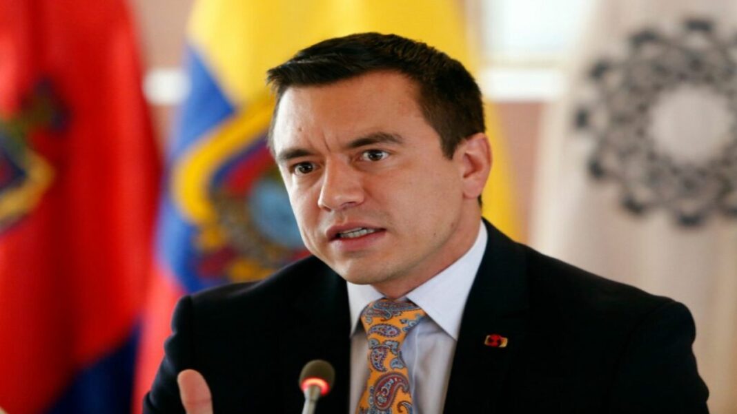 Presidente de Ecuador niega bombardeos en Colombia