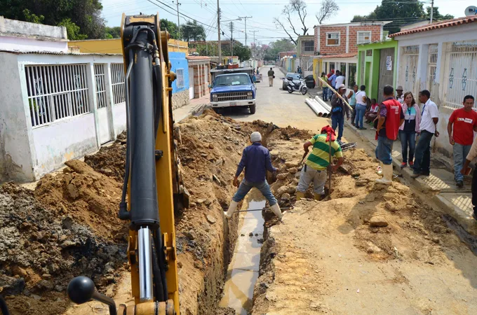Restablecido sistema de aguas servidas en Guacara tras reparaciones