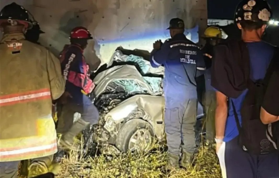 Tres personas perdieron la vida en un accidente vial registrado en Guarenas-Guatire Tres personas perdieron la vida en un accidente vial registrado en Guarenas-Guatire