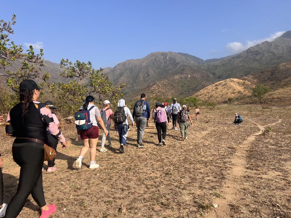 San Diego Sorprendente: 75 excursionistas se maravillaron con la Cascada Los Gavilanes