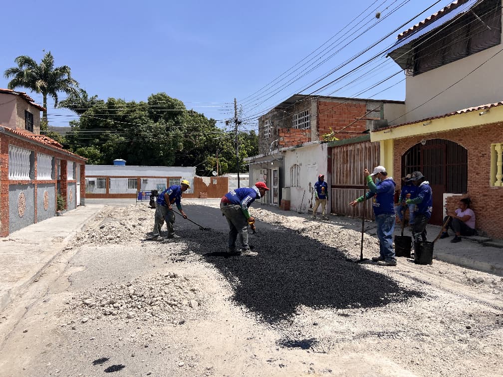 Avanza recuperación de las calles de Campo Solo afectadas por rotura de tuberías de aguas negras