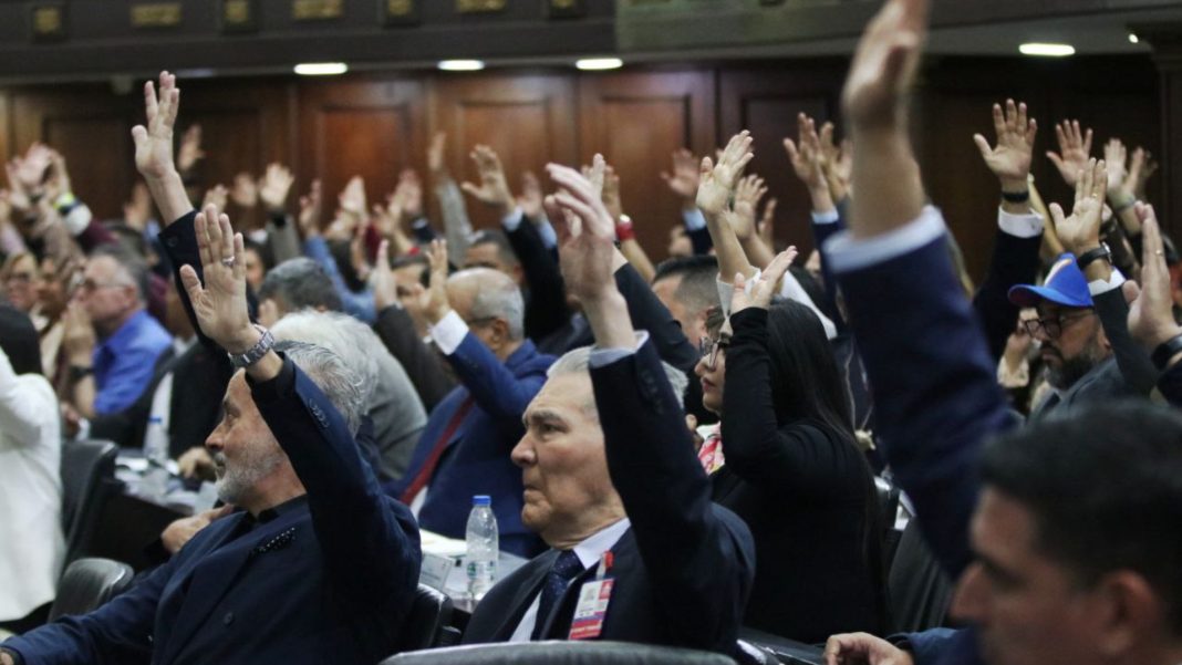 la plenaria de la Asamblea Nacional aprobó este martes la designación de la abogada Ariannys Viviana Seijó Noguera como nueva procuradora general de la República