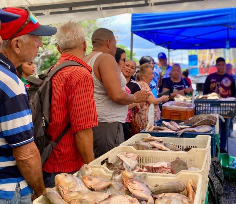 Feria del pescado benefició a residentes de Libertador
