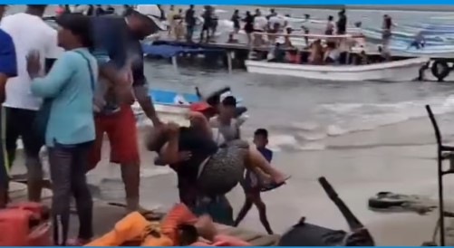 Nueve lesionados, entre ellos turistas de Carabobo, al volcar dos lanchas en Chichiriviche Nueve lesionados al volcar dos lanchas en Chichiriviche