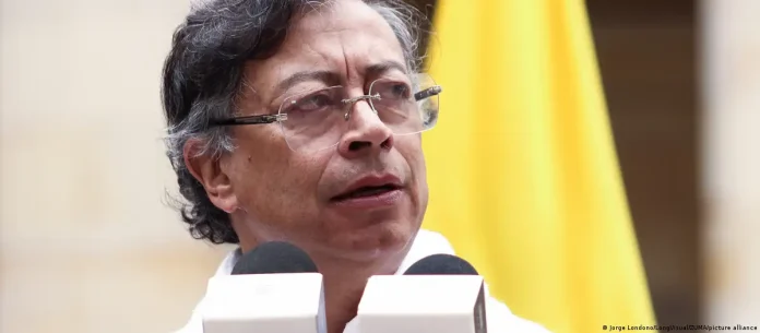 Petro pide a embajadora en Ecuador regresar "de inmediato" Petro pide a embajadora en Ecuador regresar "de inmediato"