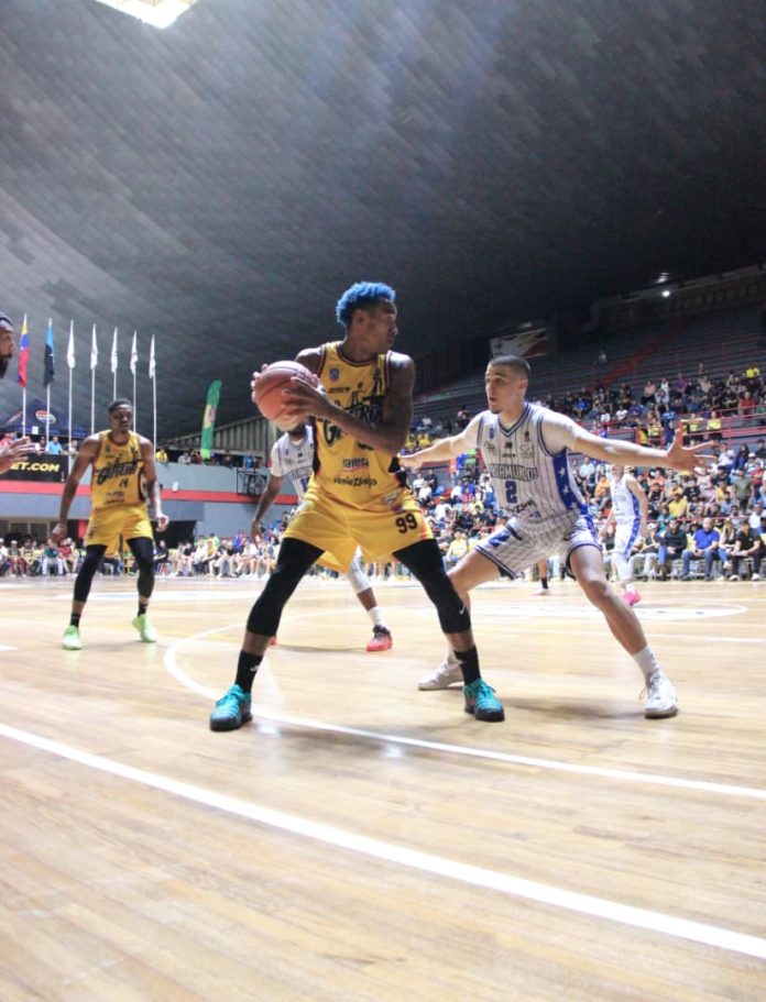 SPB: Luis Duarte continúa siendo el rey de los robos SPB: Luis Duarte continúa siendo el rey de los robos