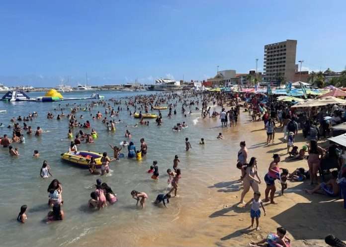 Temporadistas abarrotaron eje costero de Carabobo durante el asueto Temporadistas abarrotaron eje costero de Carabobo durante el asueto