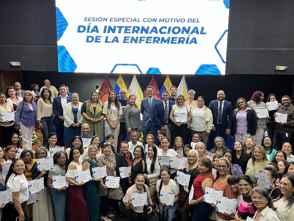 San Diego galardonó a 99 profesionales de la enfermería