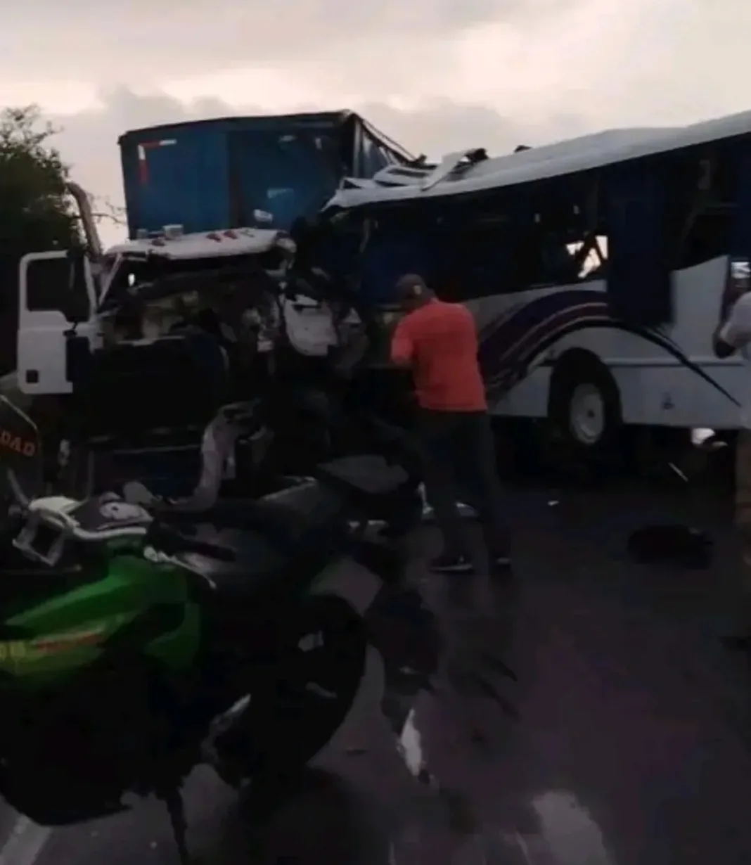 Choque entre gandola y unidad de transporte en Anzoátegui deja un saldo de 9 muertos y 27 lesionados