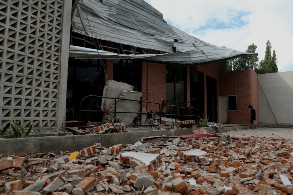 Terremotos sacuden China, Japón e Indonesia