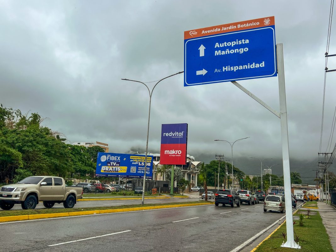 En Naguanagua intensifican labores de señalización en dos avenidas principales