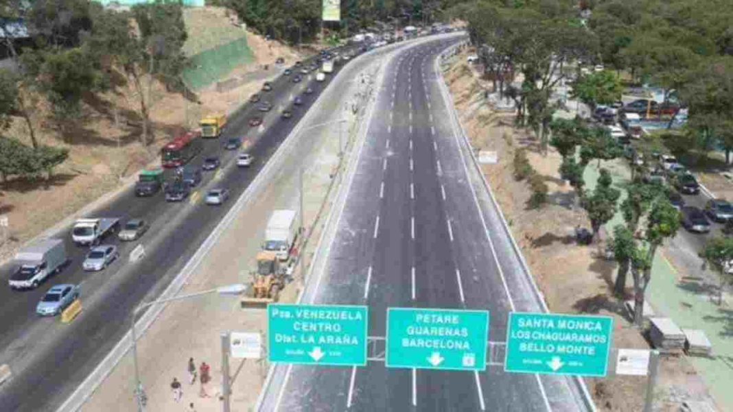 Cierran parcialmente la autopista Valle-Coche para inspeccionar estructura tras los terremotos