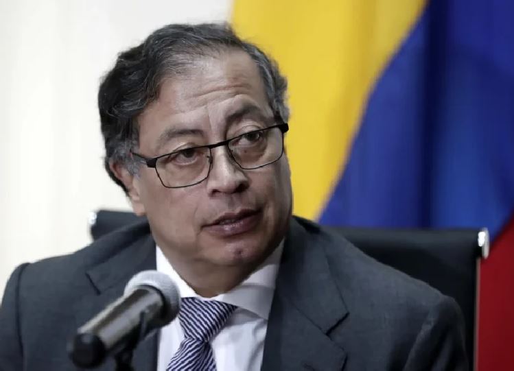 Gobierno de Colombia rechaza intento de suspender a Petro a 11 días del balotaje